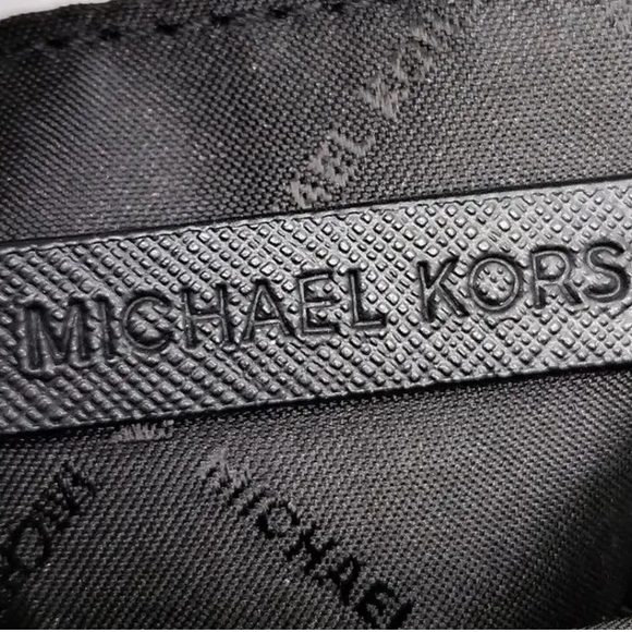 Michael Kors Jet Set Travel Black Medium Dome Crossbody Bag New (Original) - Picture 7 of 9